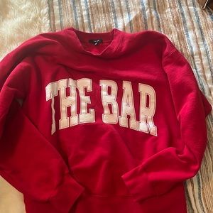 The Bar sweatshirt - size M ruby red